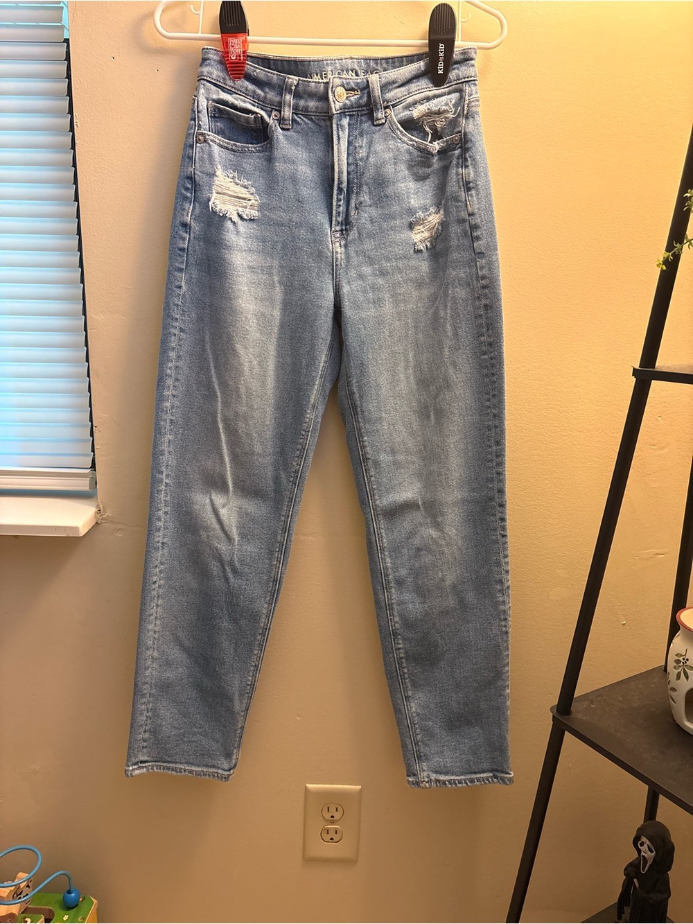 American Eagle Outfitters Mom Straight Jeans